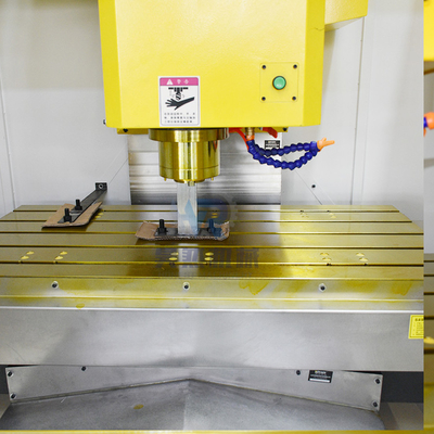 Fanuc Controller Vmc Drilling Machine 4 Axis New Vertical Machining Center VMC1370