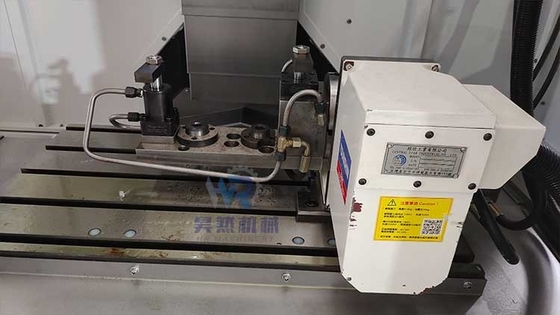 Pusat Pemesinan Vertikal Baja CNC VMC850 Mesin Penggilingan CNC Logam