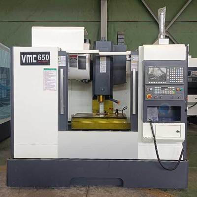 3 Axis CNC Vertical Machining Center with 24 Tool Magazine and 5-6 Seconds Tool Change Time for 800x300 Table Size