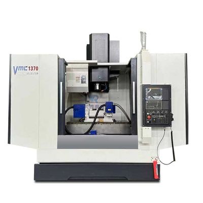 VMC1370 Mesin Penggilingan Vertikal CNC Otomatis Presisi Tinggi Untuk Logam 10000kg Kapasitas Beban BT40 Spindle Taper